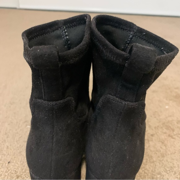 Faux suede booties - Picture 5 of 11